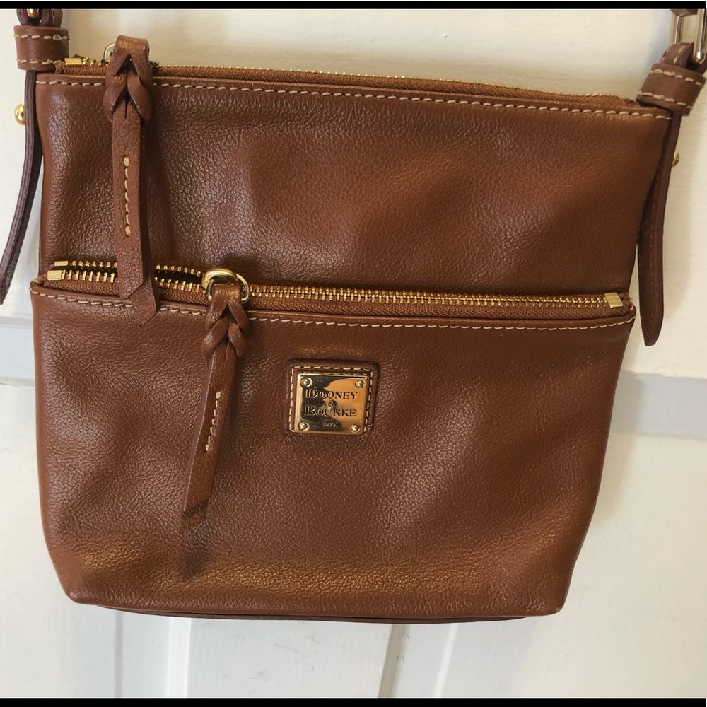 Dooney & Bourke tan crossbody bag